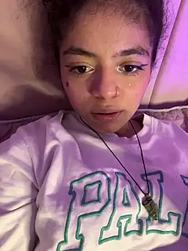 Winnifer Gonzal online show from March 13, 5:33 am