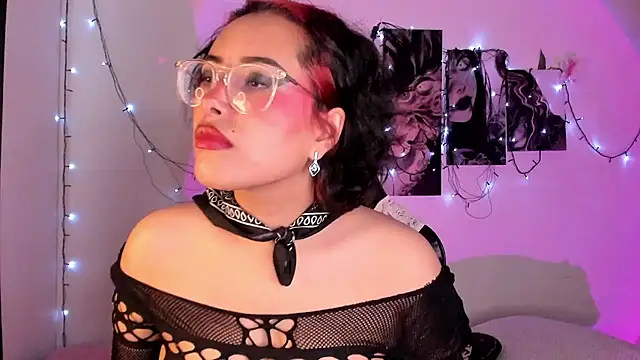 willow poisson online show from September 22, 5:26 pm