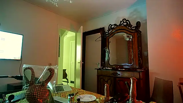 Snapshot of CharlotteVixxens chatting on November 21, 1:37 am CharlotteVixxens online show from November 21, 1:37 am