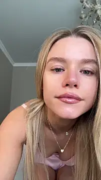 JessIsLove online show from April 16, 5:08 am