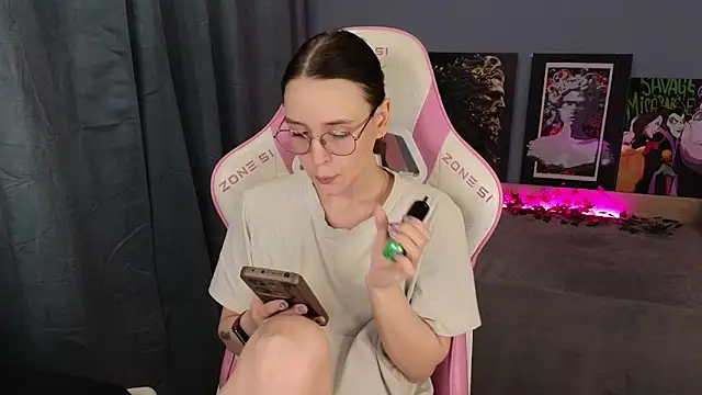 Snapshot of Sweet_frosti chatting on May 24, 3:22 am Sweet frosti online show from May 24, 3:22 am