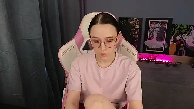 Snapshot of Sweet_frosti chatting on May 27, 3:14 am Sweet frosti online show from May 27, 3:14 am