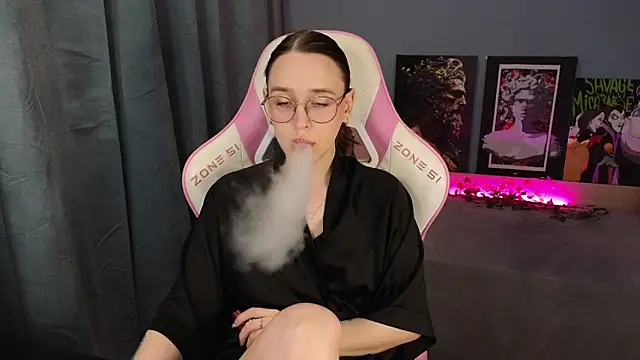 Snapshot of Sweet_frosti chatting on June 2, 4:14 am Sweet frosti online show from June 2, 4:14 am