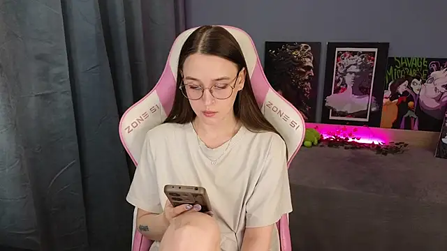 Snapshot of Sweet_frosti chatting on June 5, 3:24 am Sweet frosti online show from June 5, 3:24 am