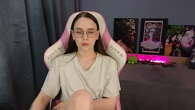 Snapshot of Sweet_frosti chatting on June 5, 6:52 am Sweet frosti online show from June 5, 6:52 am