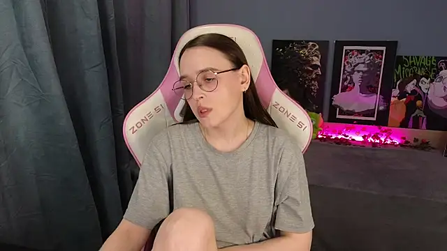 Snapshot of Sweet_frosti chatting on June 11, 2:53 am Sweet frosti online show from June 11, 2:53 am
