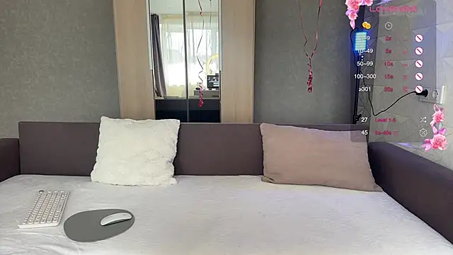 Snapshot of soficumss chatting on March 17, 7:02 am soficumss online show from March 17, 7:02 am