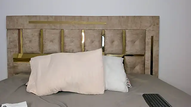 thecrazyadamss  online show from October 4, 2:09 am