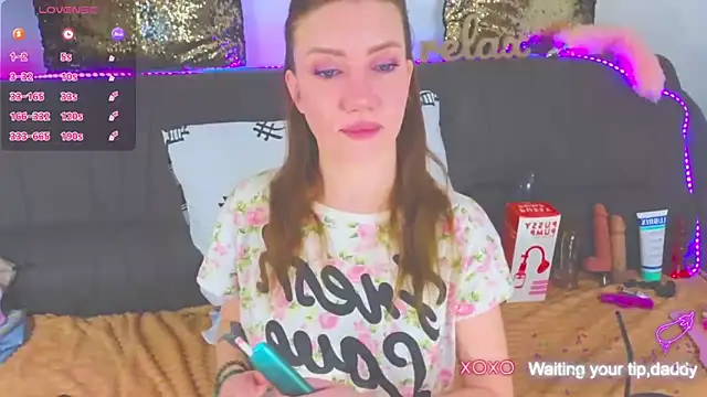 Snapshot of AlexaStoun chatting on February 13, 3:35 pm AlexaStoun online show from February 13, 3:35 pm