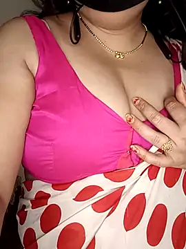 Snapshot of Love-priya chatting on February 9, 5:43 pm Love-priya online show from February 9, 5:43 pm