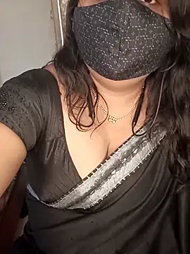 Snapshot of Love-priya chatting on February 19, 9:50 am Love-priya online show from February 19, 9:50 am