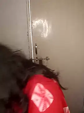 Snapshot of Love-priya chatting on March 10, 6:16 am Love-priya online show from March 10, 6:16 am