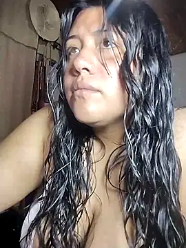 Snapshot of KATYGONZALEZ chatting on June 11, 12:32 am KATYGONZALEZ online show from June 11, 12:32 am