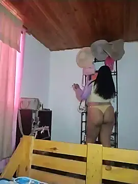 Snapshot of KATYGONZALEZ chatting on July 4, 12:00 pm KATYGONZALEZ online show from July 4, 12:00 pm