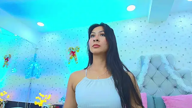 JulietaReyess online show from December 15, 11:47 am