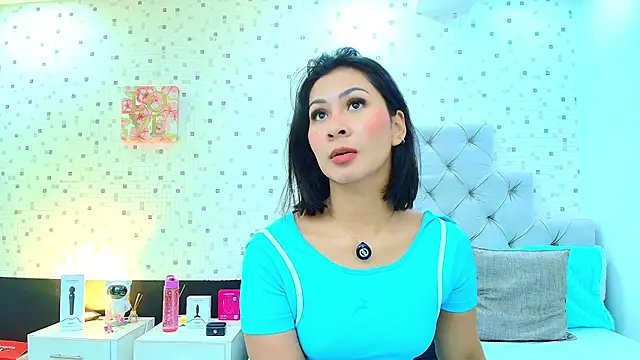 JulietaReyess online show from June 12, 11:53 am
