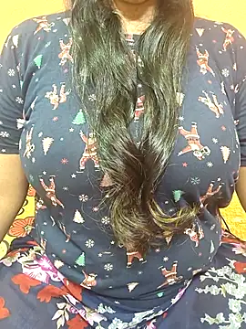 CUTE SOPHIA- online show from August 1, 11:25 pm