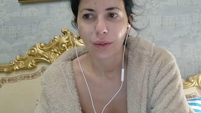 Snapshot of StunnigArt chatting on May 10, 2:28 am StunnigArt online show from May 10, 2:28 am