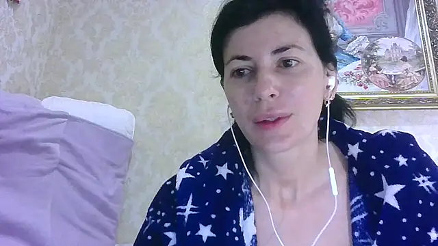 Snapshot of StunnigArt chatting on June 4, 1:22 am StunnigArt online show from June 4, 1:22 am