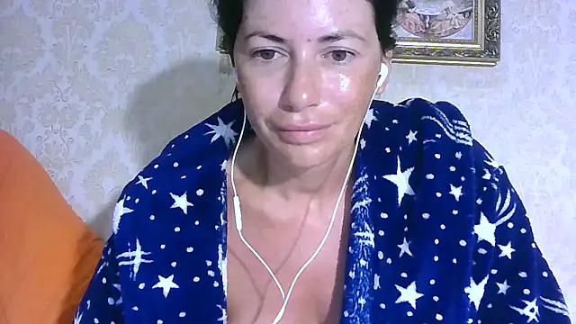 Snapshot of StunnigArt chatting on July 26, 1:03 am StunnigArt online show from July 26, 1:03 am