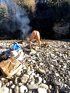 Snapshot of artXhibitor chatting on November 5, 2:06 pm artXhibitor online show from November 5, 2:06 pm