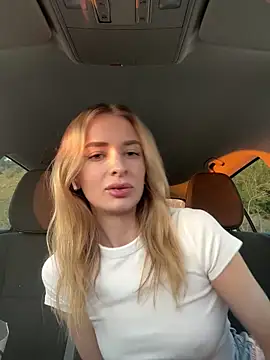 Snapshot of EvieEvans chatting on February 6, 5:19 pm EvieEvans online show from February 6, 5:19 pm