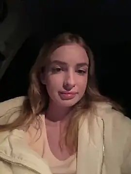 Snapshot of EvieEvans chatting on February 14, 9:53 pm EvieEvans online show from February 14, 9:53 pm