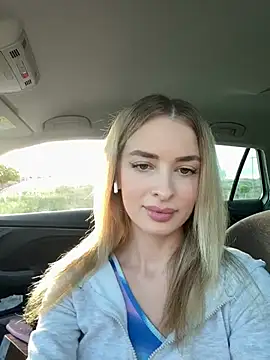 Snapshot of EvieEvans chatting on March 9, 5:06 pm EvieEvans online show from March 9, 5:06 pm