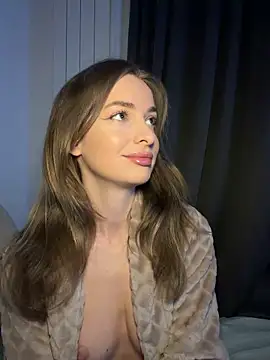 Snapshot of EvieEvans chatting on April 26, 7:33 pm EvieEvans online show from April 26, 7:33 pm
