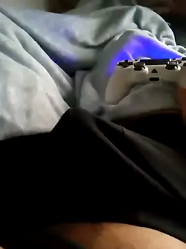 Snapshot of BigY690 chatting on February 16, 4:09 am BigY690 online show from February 16, 4:09 am