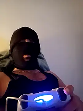 Snapshot of BigY690 chatting on February 19, 11:36 pm BigY690 online show from February 19, 11:36 pm