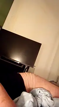 Snapshot of BigY690 chatting on February 24, 4:47 pm BigY690 online show from February 24, 4:47 pm