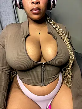 YellowHoneyDip online show from November 12, 4:57 am