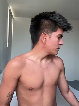 santiago 01 online show from December 18, 10:02 pm