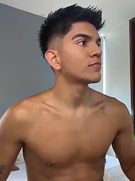 Snapshot of santiago_01 chatting on December 16, 8:14 pm santiago 01 online show from December 16, 8:14 pm