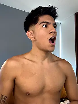 Snapshot of santiago_01 chatting on January 10, 7:37 pm santiago 01 online show from January 10, 7:37 pm