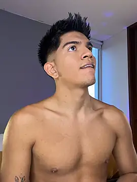 Snapshot of santiago_01 chatting on January 11, 10:26 pm santiago 01 online show from January 11, 10:26 pm