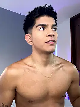 Snapshot of santiago_01 chatting on January 15, 7:50 pm santiago 01 online show from January 15, 7:50 pm