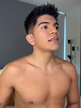 Snapshot of santiago_01 chatting on March 18, 9:18 pm santiago 01 online show from March 18, 9:18 pm