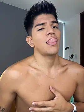 Snapshot of santiago_01 chatting on March 22, 7:06 pm santiago 01 online show from March 22, 7:06 pm