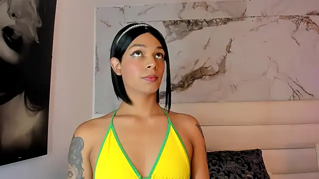 Snapshot of emily_lady20 chatting on August 1, 2:33 am emily lady20 online show from August 1, 2:33 am