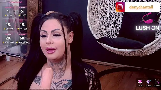 Snapshot of DeniSalome chatting on December 22, 1:44 pm DeniSalome online show from December 22, 1:44 pm