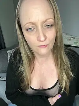 HoneyBluex online show from February 12, 3:16 pm