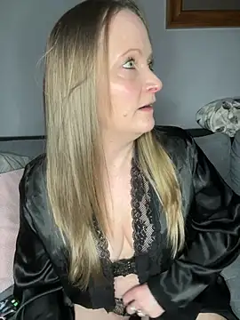 HoneyBluex online show from February 13, 4:07 pm