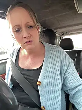 HoneyBluex online show from March 10, 1:43 pm