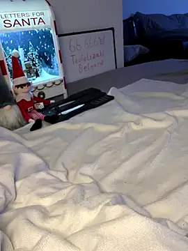 Snapshot of secret_dream415 chatting on November 18, 7:51 pm secret dream415 online show from November 18, 7:51 pm