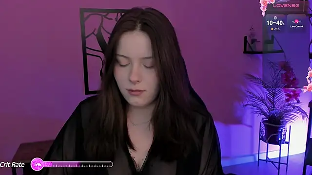 Snapshot of CoralineKeyns chatting on December 5, 5:26 am CoralineKeyns online show from December 5, 5:26 am