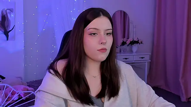 Snapshot of CoralineKeyns chatting on February 6, 11:54 am CoralineKeyns online show from February 6, 11:54 am