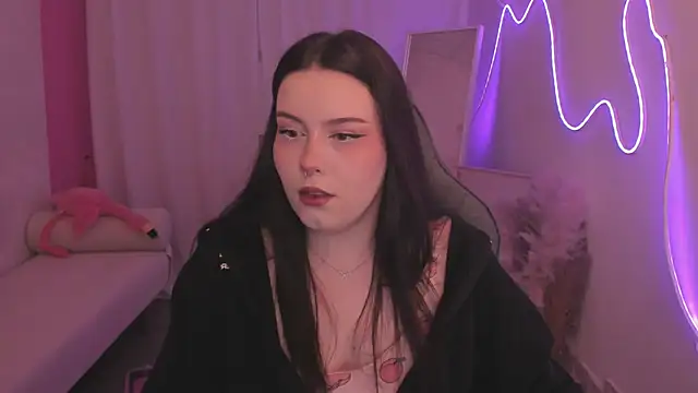 CoralineKeyns online show from February 2, 5:28 am