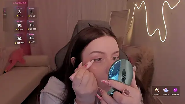 CoralineKeyns online show from February 12, 5:24 am